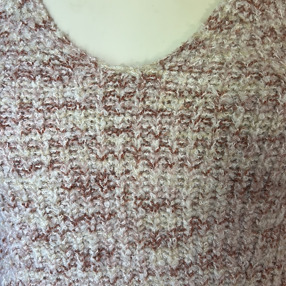 Universal Threads sweater - Picture 2 of 6
